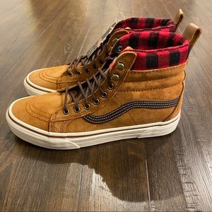 Women’s Vans Sk8-Hi Genuine leather Mte NWT